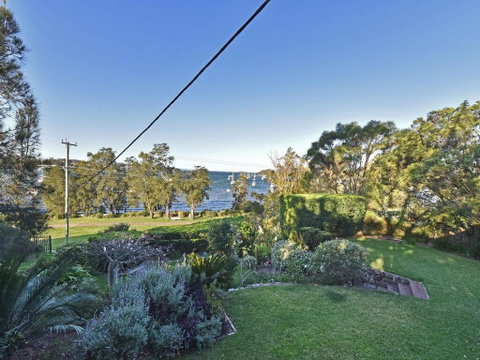 Wangi Waterfront Delight 4br Waterfront Reserve Home - Accommodation Yamba 3