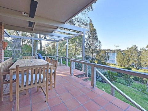 Wangi Waterfront Delight Estate - Waterfront Reserve Home - Accommodation Yamba 0