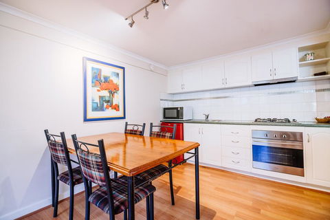 Warburton Lodge - Accommodation Yamba 3