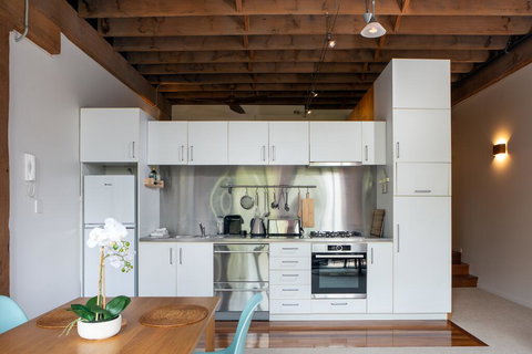 Warehouse Apartment With Balcony In Trendy Area - Accommodation Yamba 2