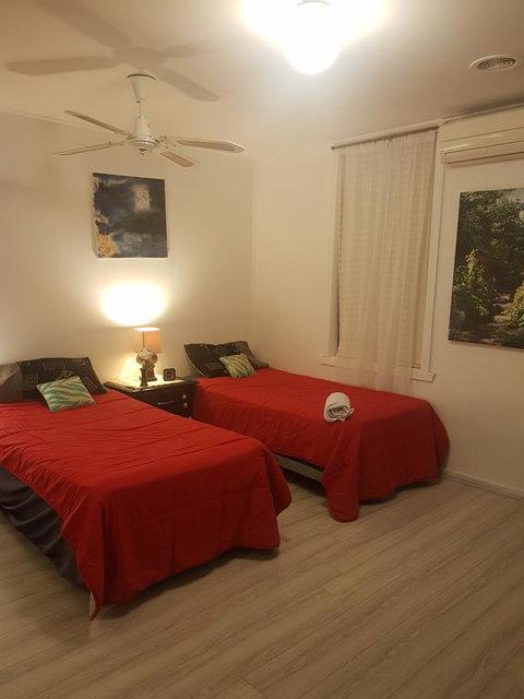 Warm Friendly Family Environment In Braybrook - Accommodation Yamba 0