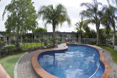 Warrina Motor Inn - Accommodation Yamba 0