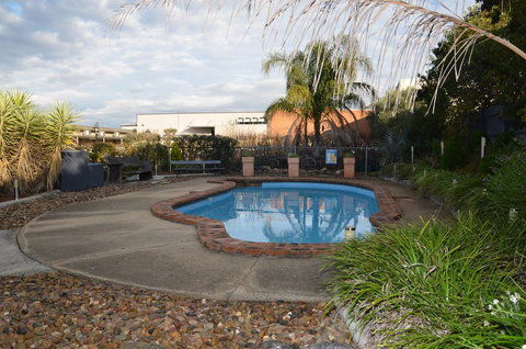 Warwick Motor Inn - Accommodation Yamba 1
