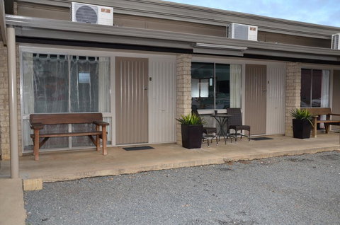 Warwick Motor Inn - Accommodation Yamba 2