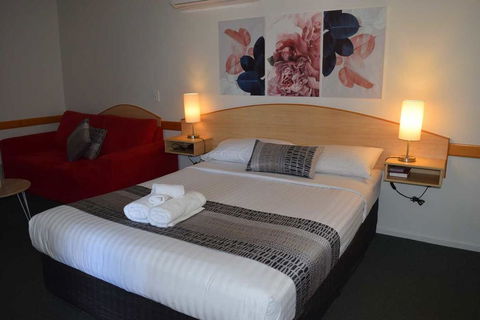Warwick Vines Motel - Accommodation Yamba 0