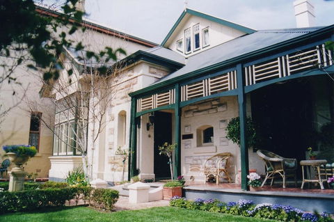 Water Bay Villa Bed & Breakfast - Accommodation Yamba 0