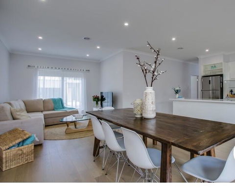 Water Edge Sensation - Accommodation Yamba 1