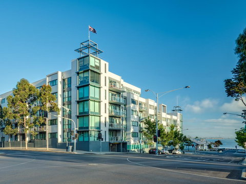 Waterfront (Yarra St) By Gold Star Stays - Accommodation Yamba 0