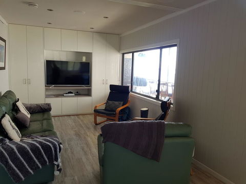 Waterfront 2 Bed Luxury Apartment In Corlette, Port Stephens - Sleeps 4 - Accommodation Yamba 2