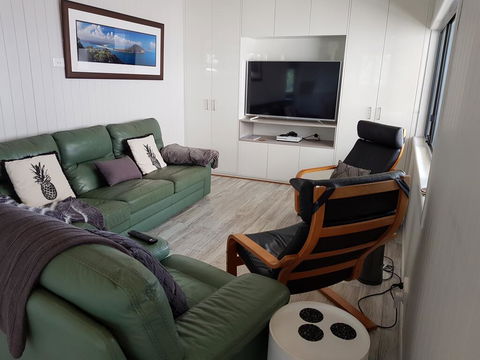 Waterfront 2 Bed Luxury Apartment In Corlette, Port Stephens - Sleeps 4 - Accommodation Yamba 1
