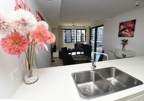WATERFRONT DARWIN TROPICAL DELIGHT - Accommodation Yamba 0