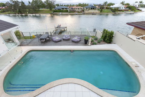 Waterfront Entertainer - Accommodation Yamba 0