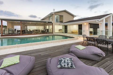 Waterfront Entertainer - Accommodation Yamba 1