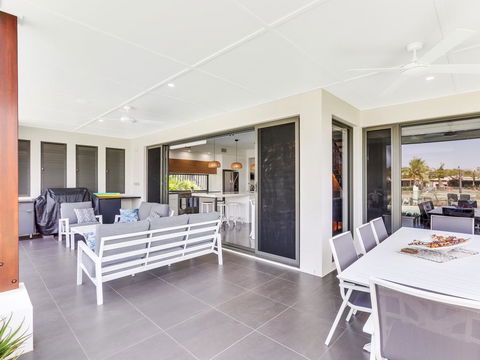 WATERFRONT HOME BORDERING MOOLOOLABA - Accommodation Yamba 2