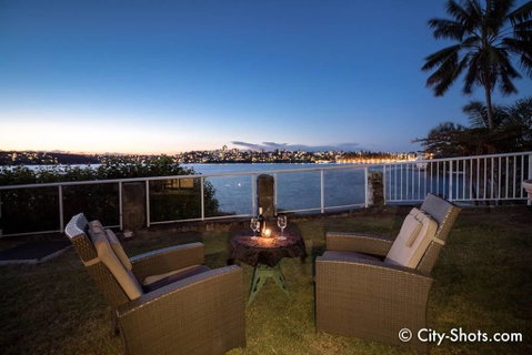 Waterfront On Manly Harbour - Accommodation Yamba 1