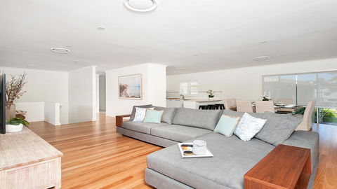 Waterfront Serenity - Luxury Home With Grand Views - Accommodation Yamba 1