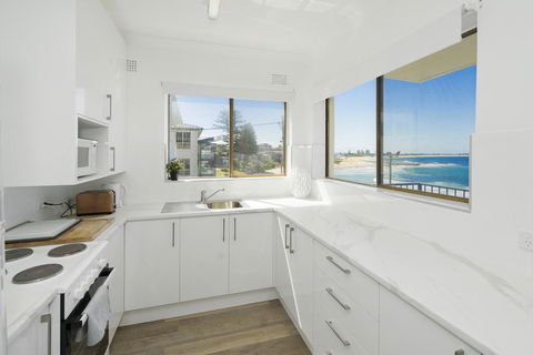 Waterfront Unit, Unit 2 - Accommodation Yamba 3