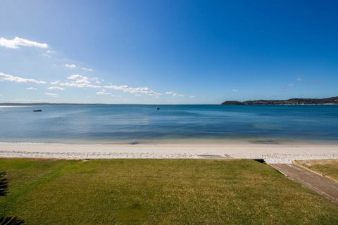 Waterfront Wonderland Foreshore Drive 41 - Accommodation Yamba 3