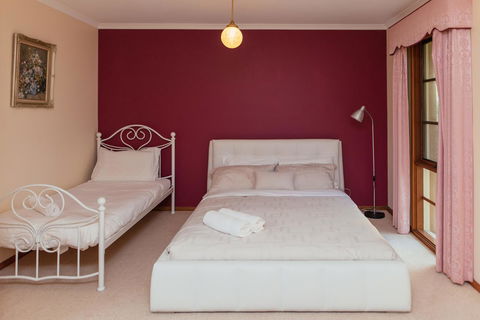 The Dan - Accommodation Yamba 7