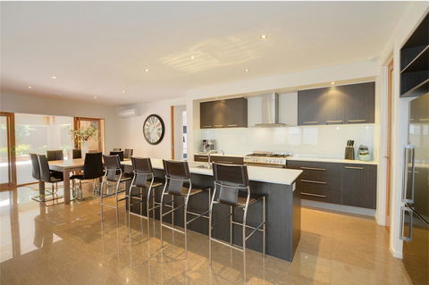 Newington Lakehouse - Accommodation Yamba 5