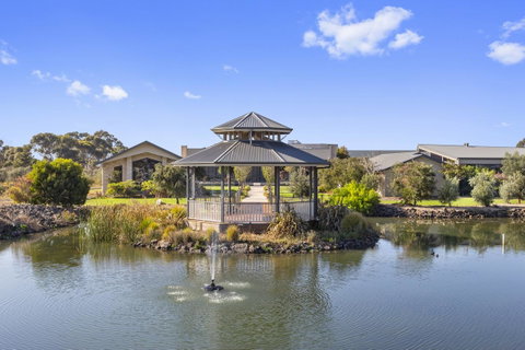 Quality Hotel Point Cook - Accommodation Yamba 42