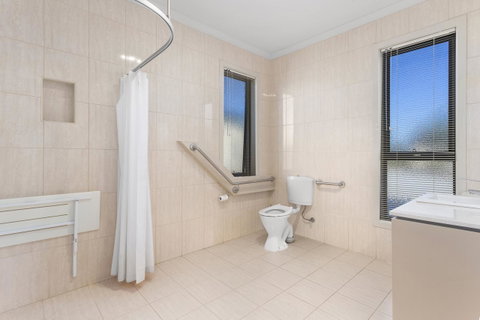 Quality Hotel Point Cook - Accommodation Yamba 13
