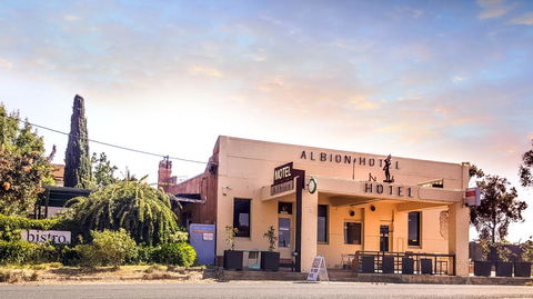 The Albion Motel Castlemaine - Accommodation Yamba 0