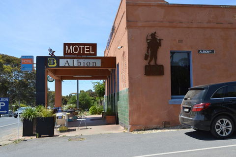 The Albion Motel Castlemaine - Accommodation Yamba 6