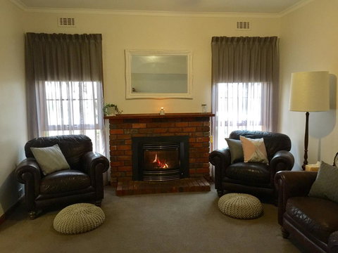 Bricks And Roses - Accommodation Yamba 6
