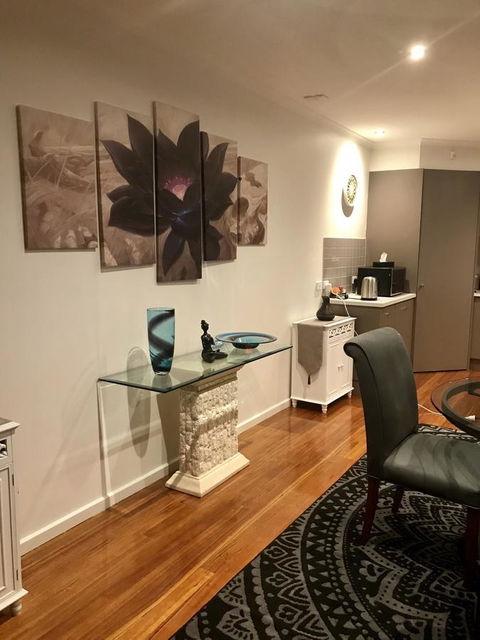 Black Lotus Townhouse - Accommodation Yamba 6