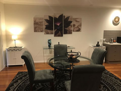Black Lotus Townhouse - Accommodation Yamba 8