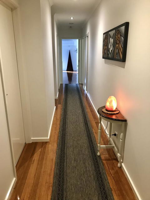 Black Lotus Townhouse - Accommodation Yamba 9