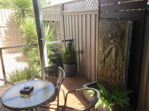 Black Lotus Townhouse - Accommodation Yamba 2