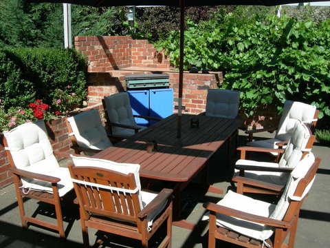 Airleigh-Rose Cottage - Accommodation Yamba 5