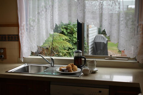 Airleigh-Rose Cottage - Accommodation Yamba 33