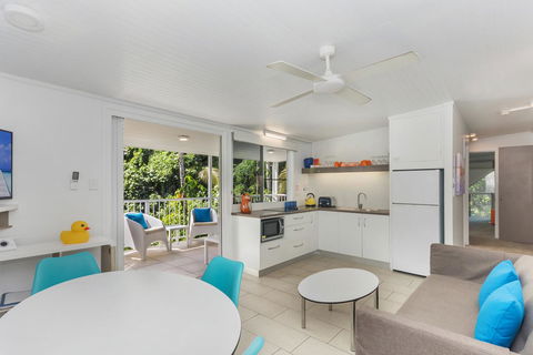 By The Sea Port Douglas - Accommodation Yamba 8