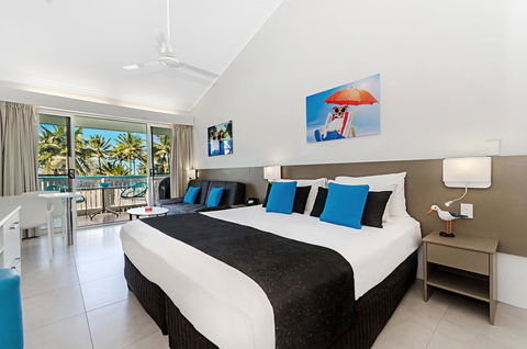By The Sea Port Douglas - Accommodation Yamba 4