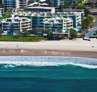Rolling Surf Resort - Accommodation Yamba