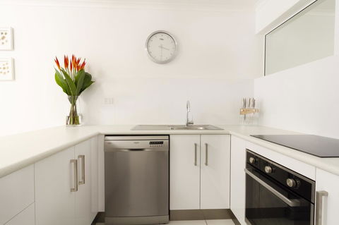 The White House Port Douglas - Accommodation Yamba 10