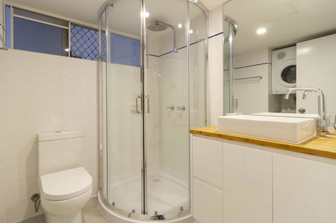 The White House Port Douglas - Accommodation Yamba 4