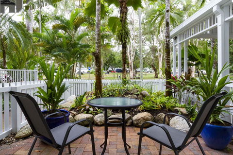 The White House Port Douglas - Accommodation Yamba 9
