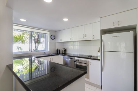 The White House Port Douglas - Accommodation Yamba 38