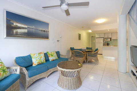 The White House Port Douglas - Accommodation Yamba 24