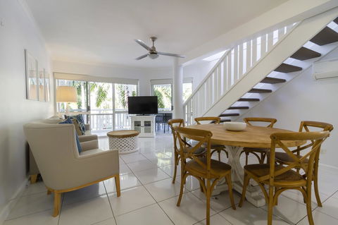 The White House Port Douglas - Accommodation Yamba 7