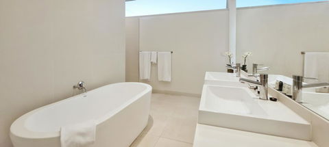 Pool Resort Port Douglas - Accommodation Yamba 27