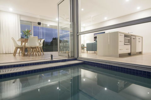 Pool Resort Port Douglas - Accommodation Yamba 36