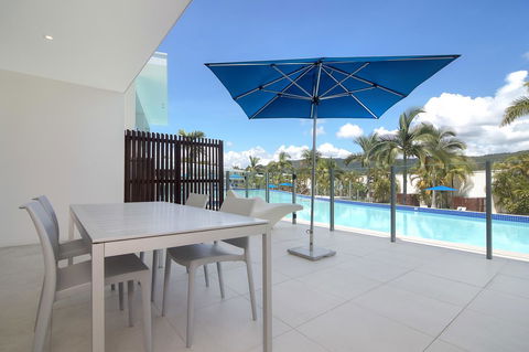 Pool Resort Port Douglas - Accommodation Yamba 9