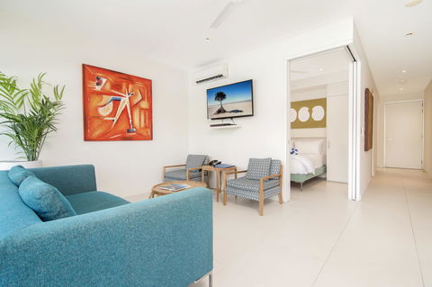 Pool Resort Port Douglas - Accommodation Yamba 32
