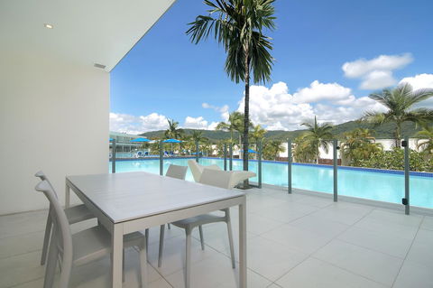 Pool Resort Port Douglas - Accommodation Yamba 31