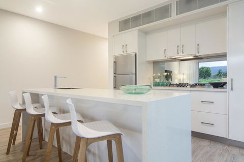 Pool Resort Port Douglas - Accommodation Yamba 43